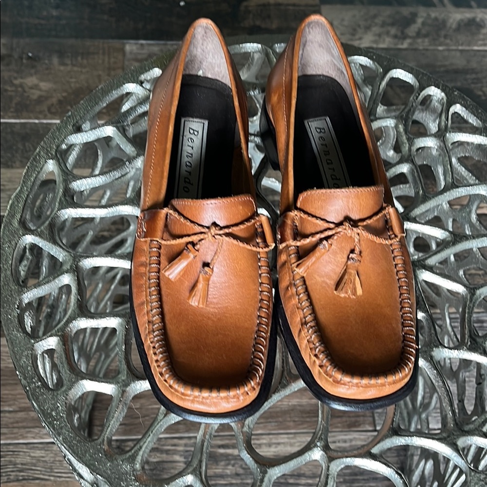 Bernardo Brown boat nautical deck Leather Flats with Tassels